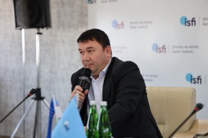 Rektor va yoshlar uchrashuvi